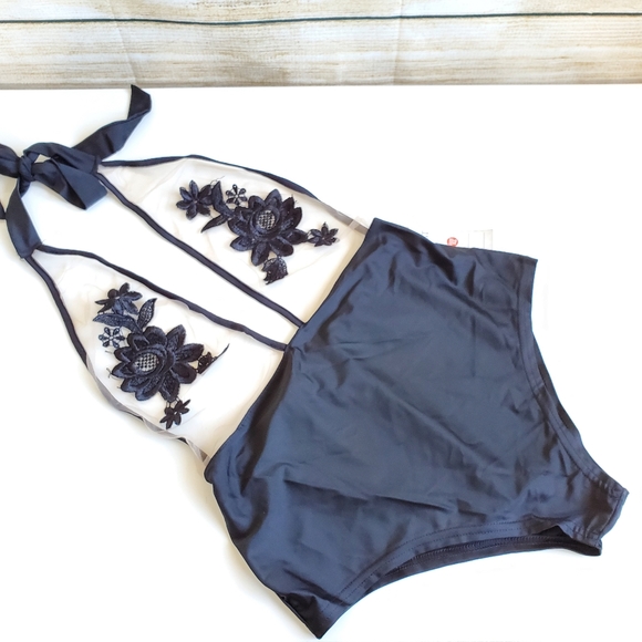 👙2/$20 Halter Mesh Floral Embroidery Swimsuit - Picture 8 of 10